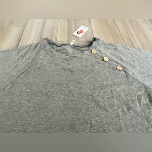 New with tags Tshirt w/ button details. Size 24W